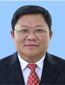 邓 军