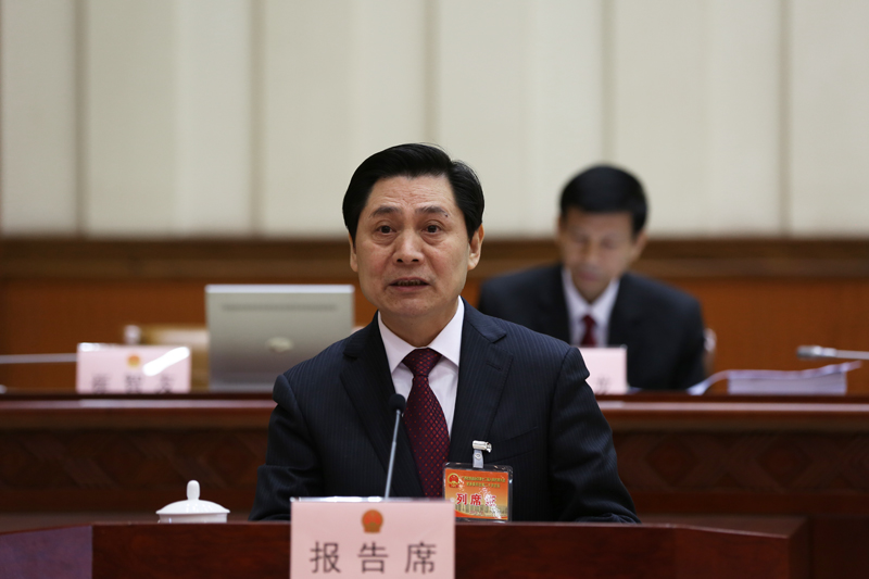 崔智友作关于自治区十二届人大四次会议代表建议、批评和意见
办理工作情况的报告