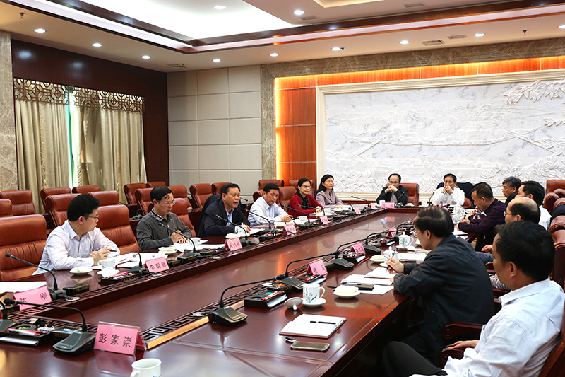 杨道喜听取自治区十二届人大六次会议筹备工作情况汇报