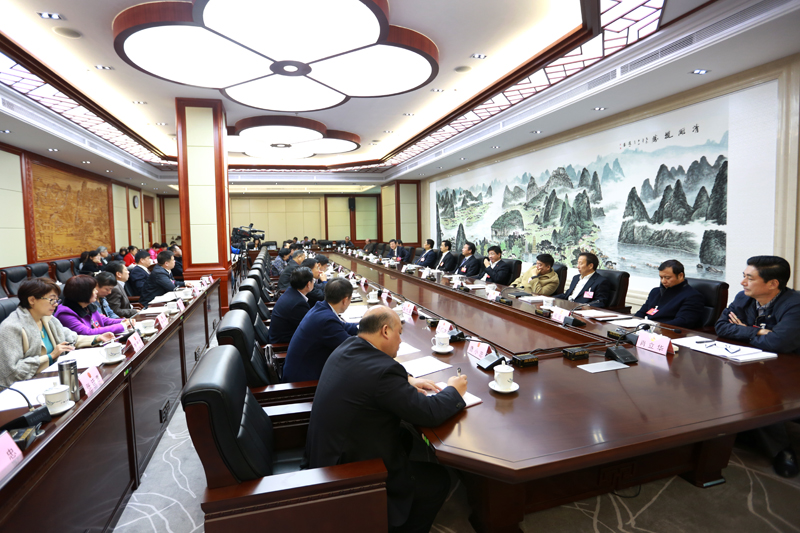 各代表团审议政府工作报告