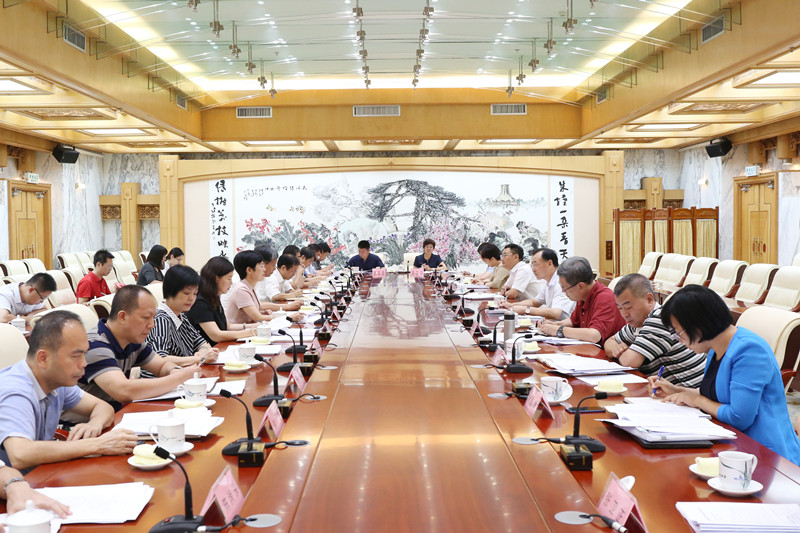 全国人大海洋环境保护法执法检查前期调研组来桂调研