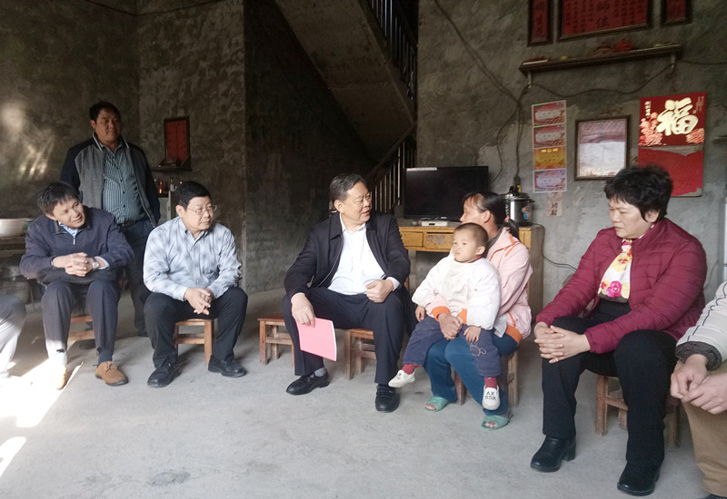 张秀隆率队赴河池市金城江区天峨县检查指导脱贫摘帽工作