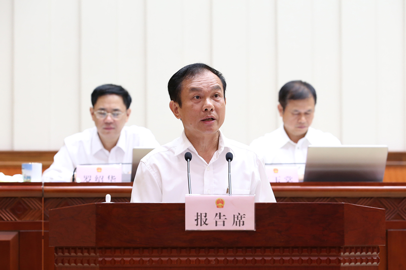 沈德海作关于《广西壮族自治区测绘管理条例（修订草案）》的说明