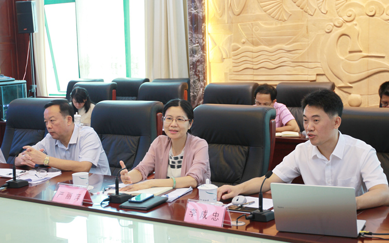 自治区人大常委会机关召开接待工作座谈会