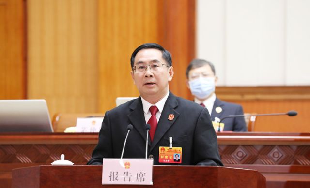 赵志军作关于自治区十三届人大五次会议代表建议、批评和意见办理工作情况的报告