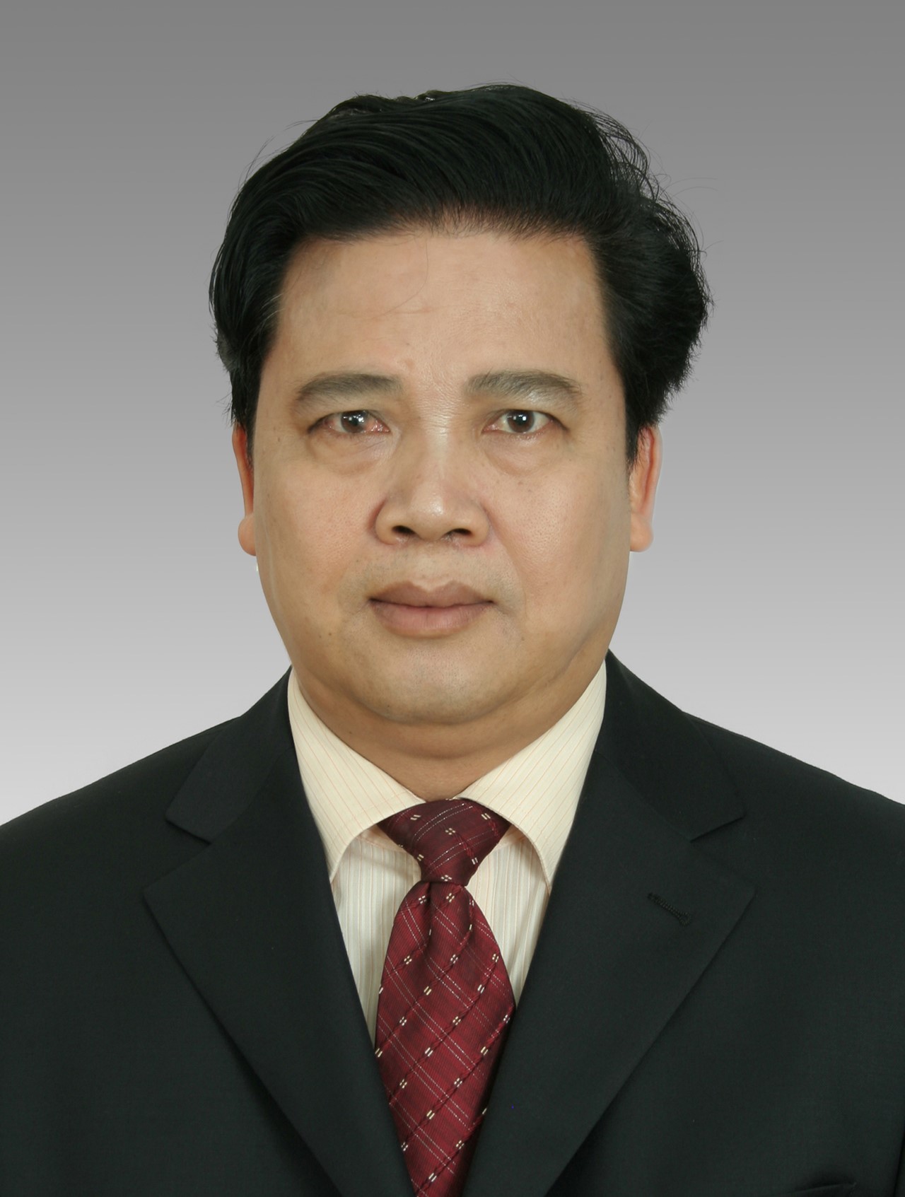 姓名 潘育伟 代表团 河池市