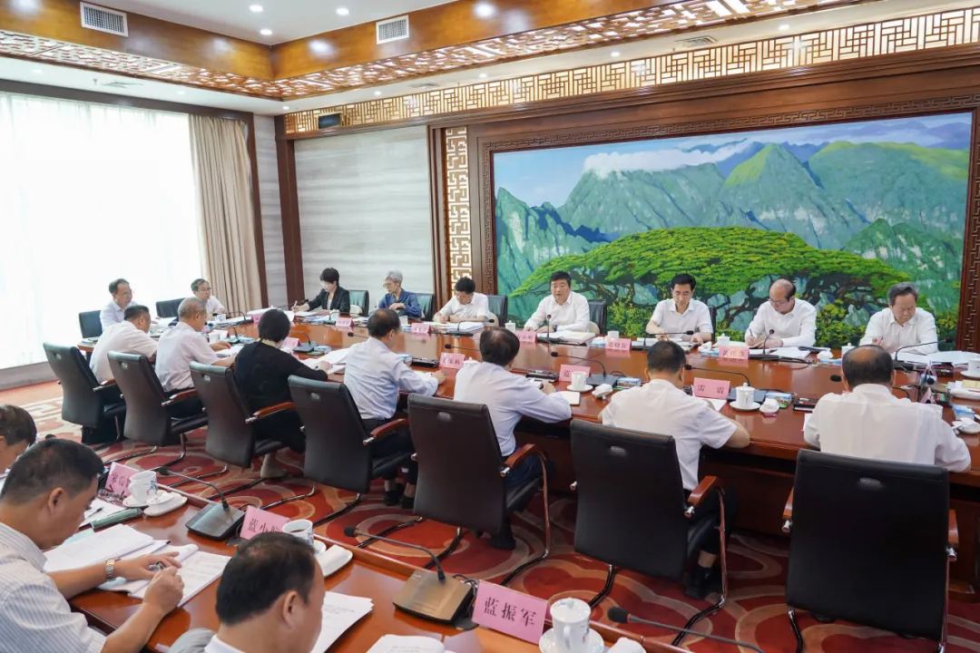 自治区人大常委会党组举行5月份专题学习暨
党组理论学习中心组2025年第4次专题学习