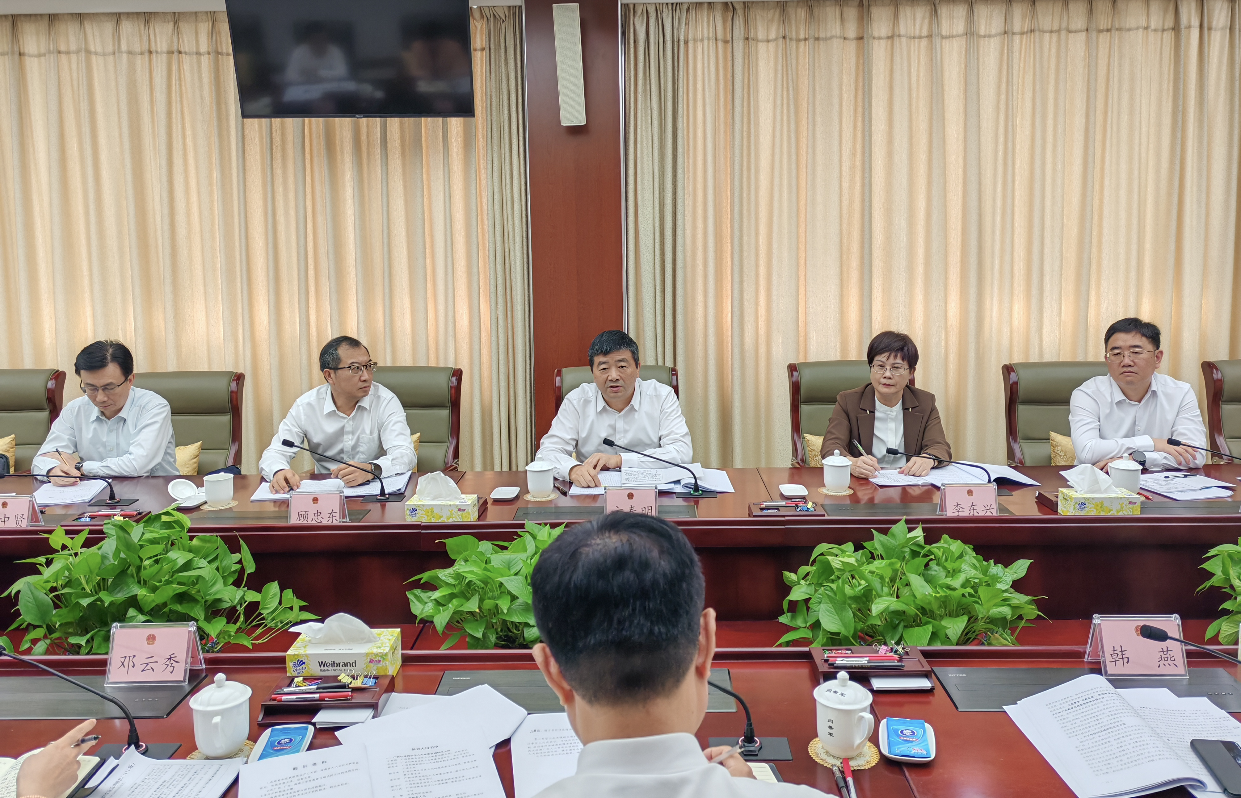 方春明带队赴广东省和海南省学习考察