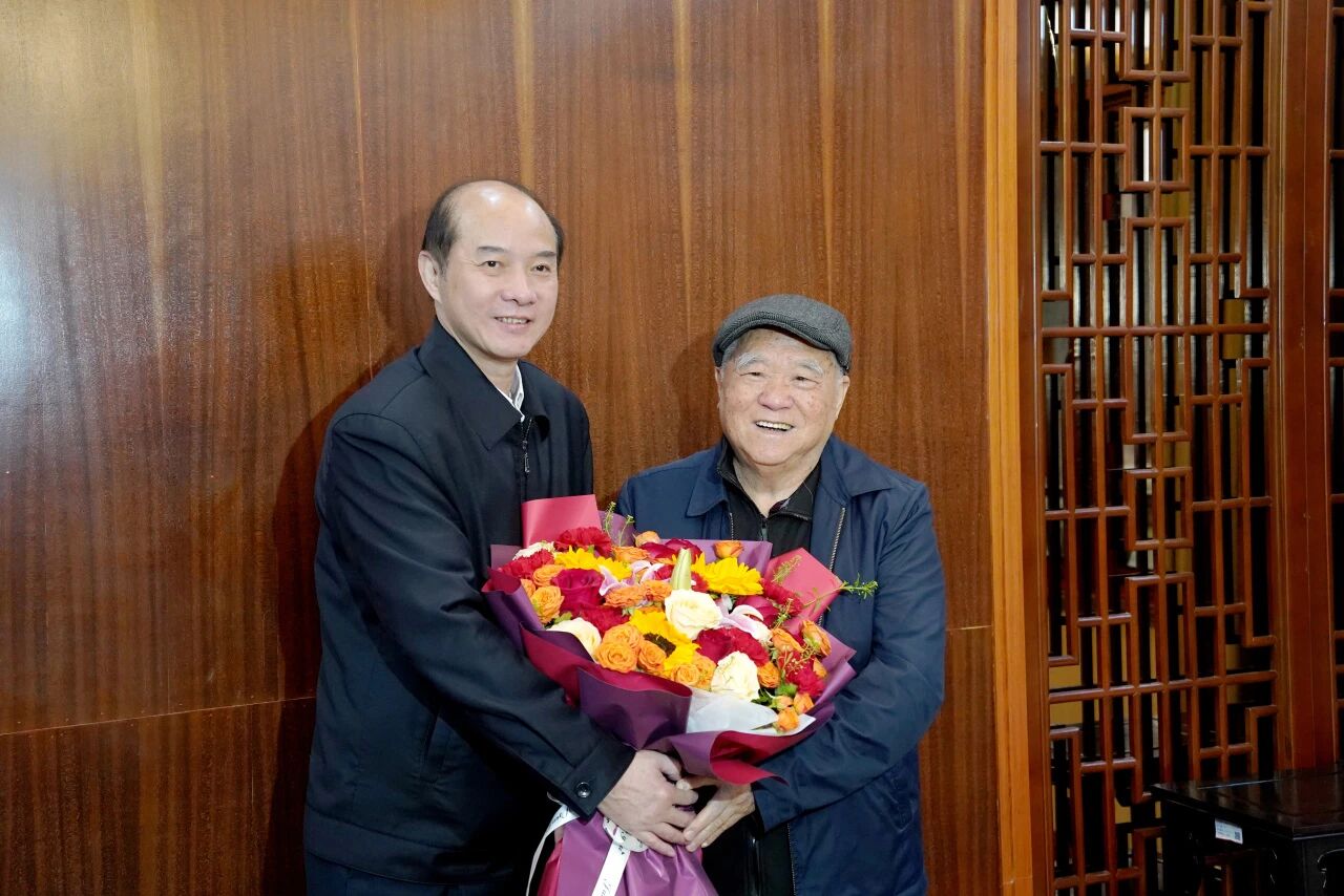 ��ΰ���������п�չ����ο�ʻ