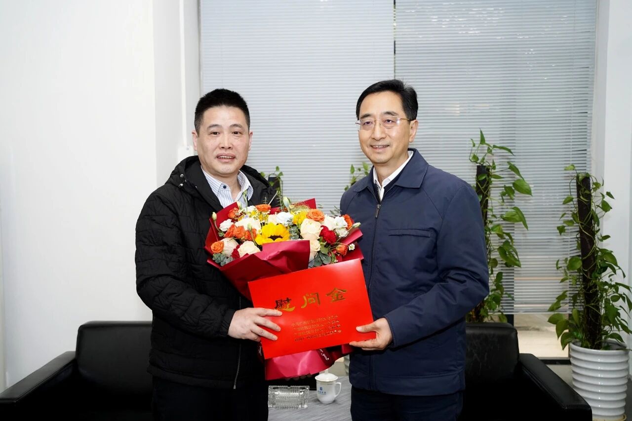 �����ո������п�չ����ο�ʻ