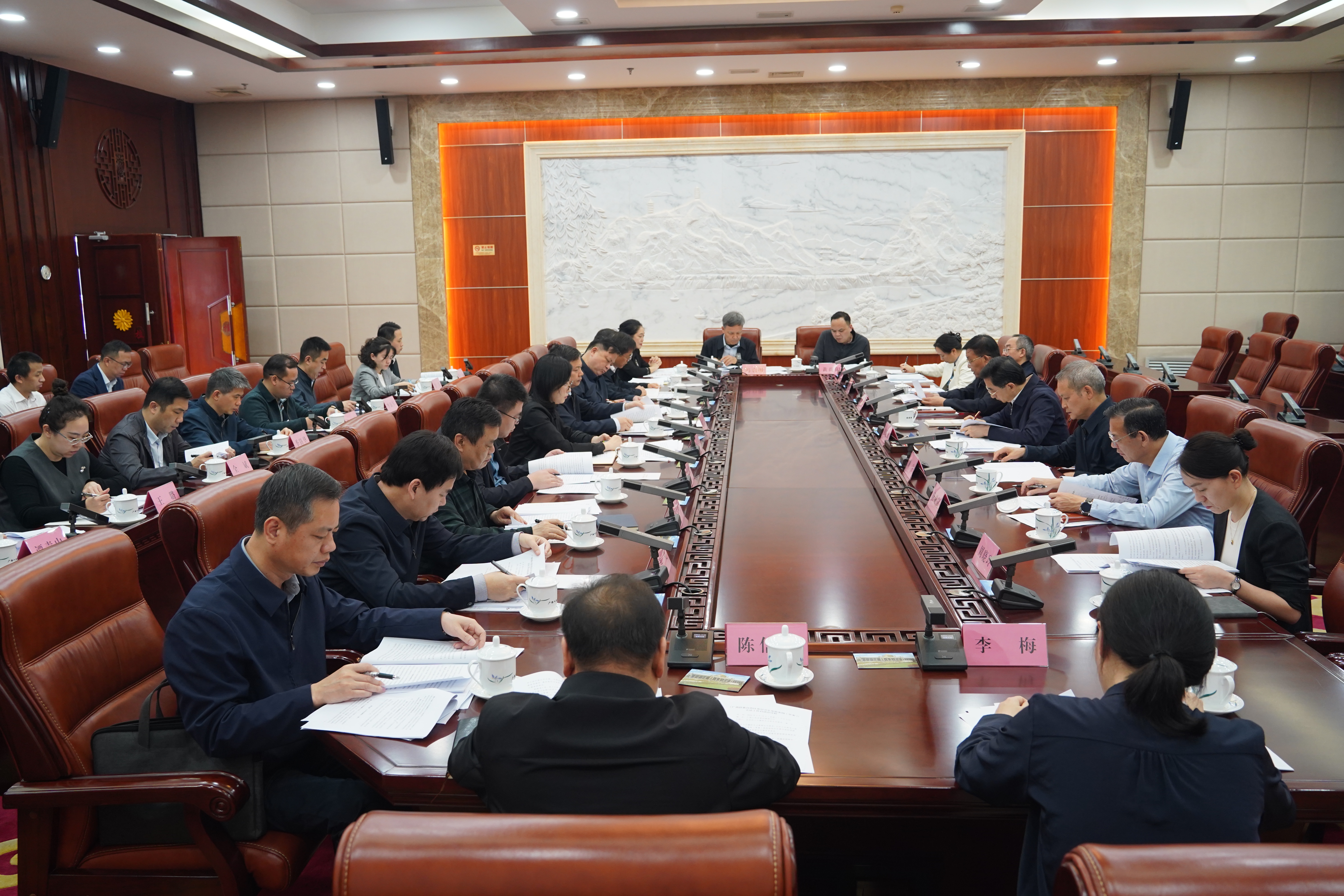 张晓钦出席自治区基层卫生发展条例立法工作启动会