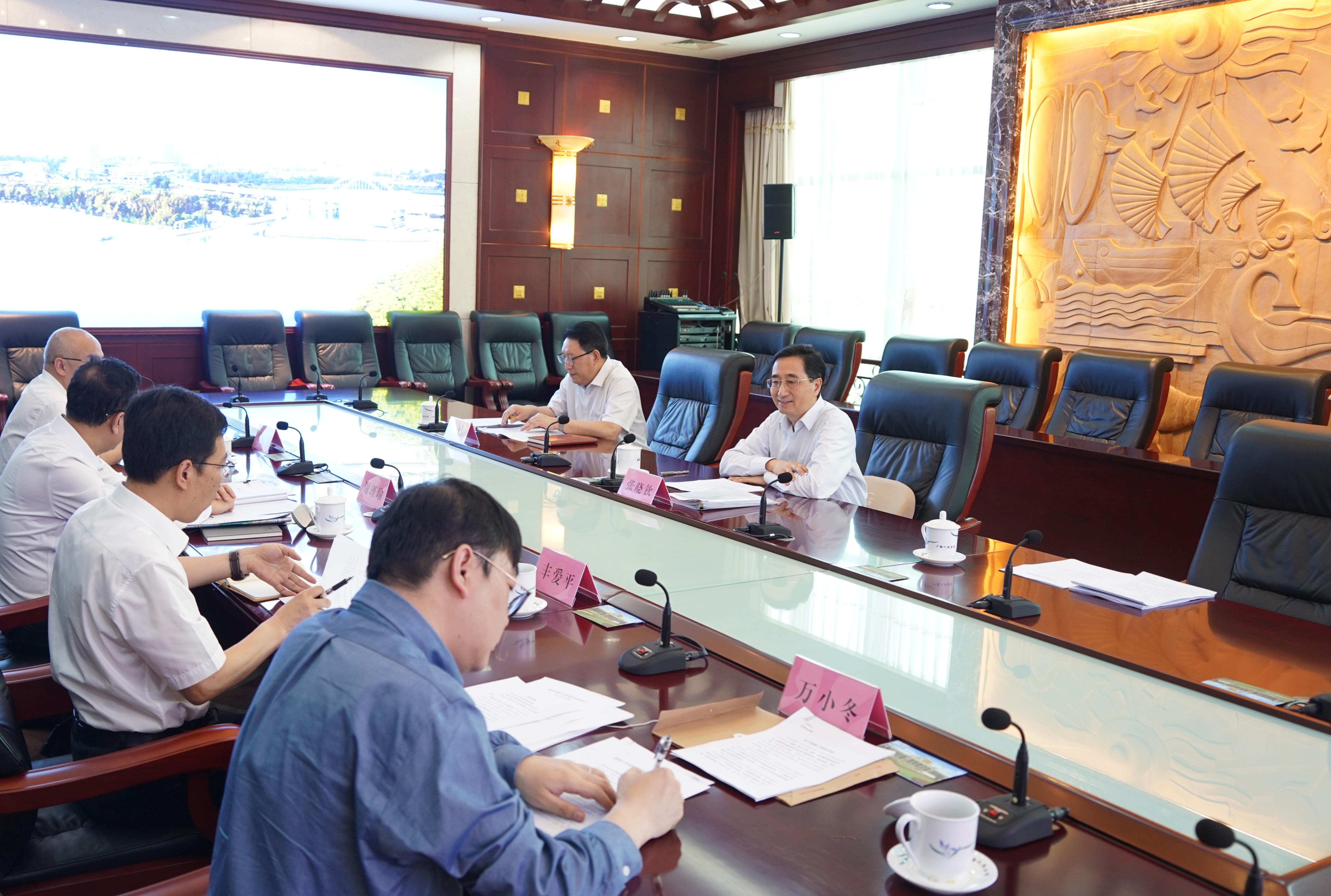 �����ճ�ϯ�����򺣾��÷�չ���������̸��