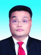 李健龙